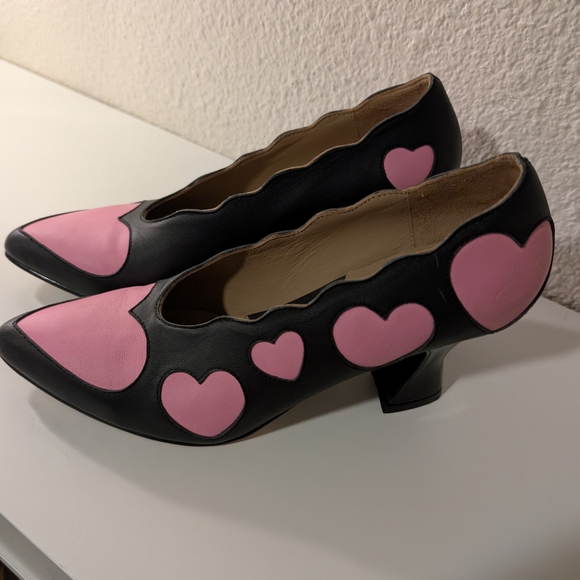 Black and Pink Heart Women's Shoes - Picture 3 of 11